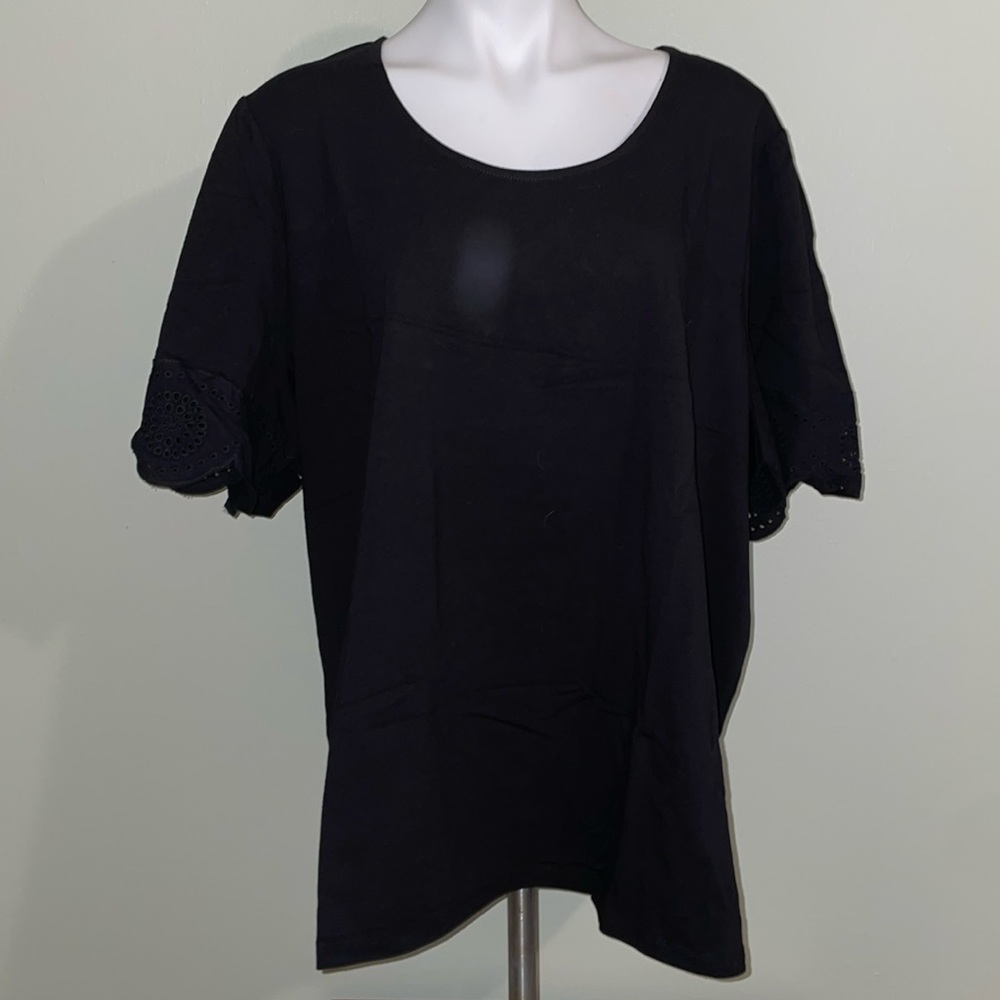 Black Tee